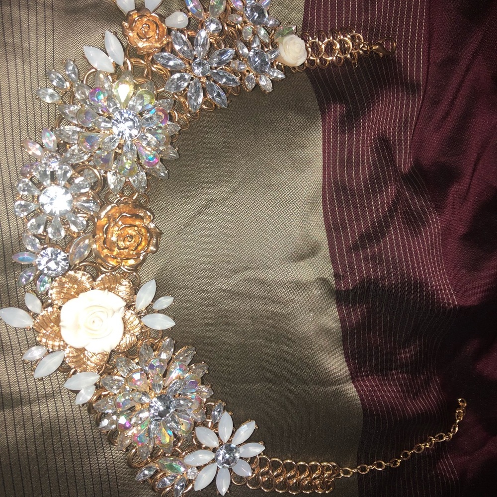 Crystal & Gold Necklace 💎